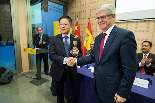 Huawei, reconocida por su contribución al mercado español