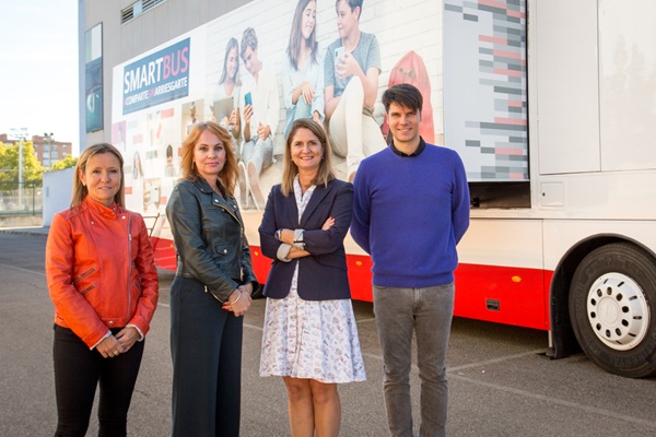 El Smartbus de Huawei España recorre las escuelas del país para fomentar la educación y responsabilidad digital
